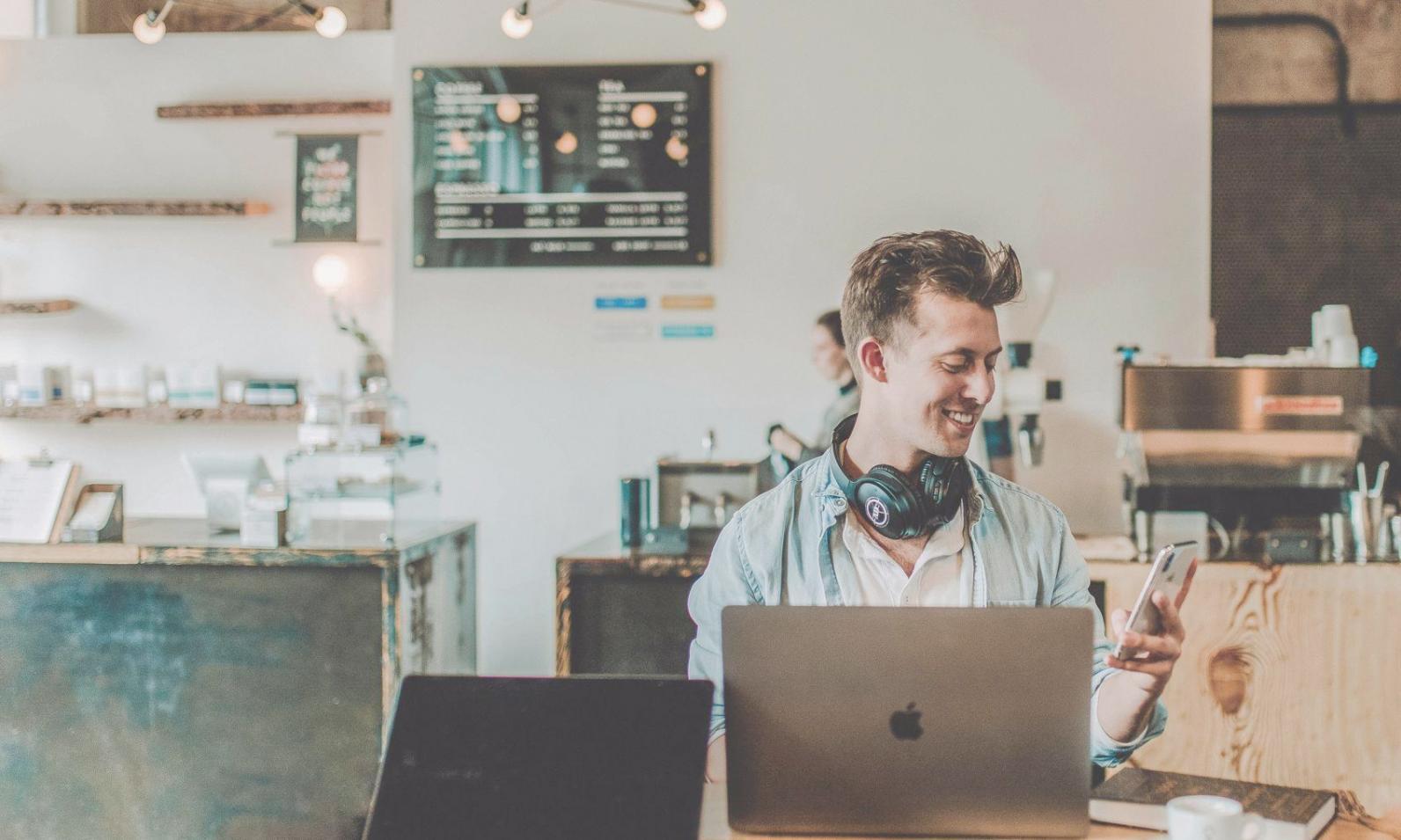 Praktische Anwendung von Finanztheorien in realen Projekten